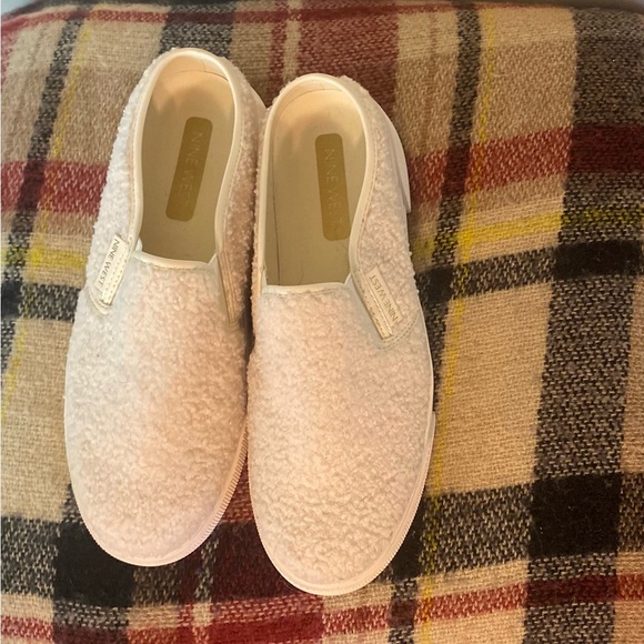 Nine West- EUC- size 9 mules/ clogs slip ons - Picture 5 of 14